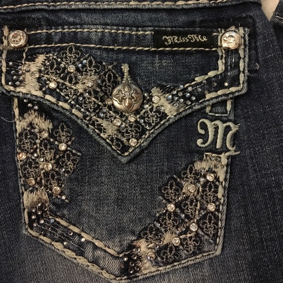 Beautiful Miss Me Cuffed Capri Jeans - Picture 5 of 8